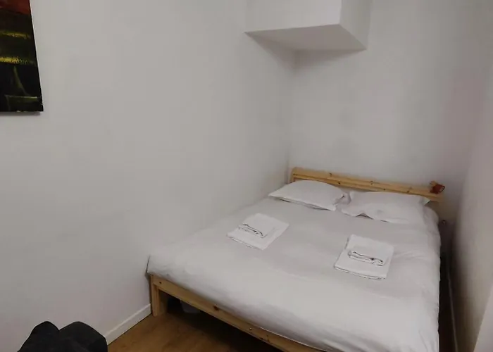 Charming Downtown شقة *